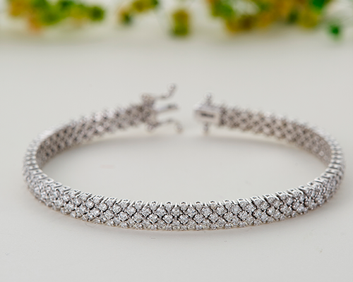 Setting and Clasp
